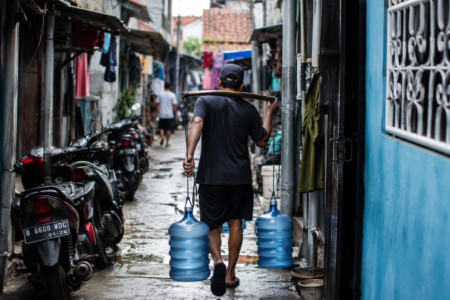 Jakarta kampung water access